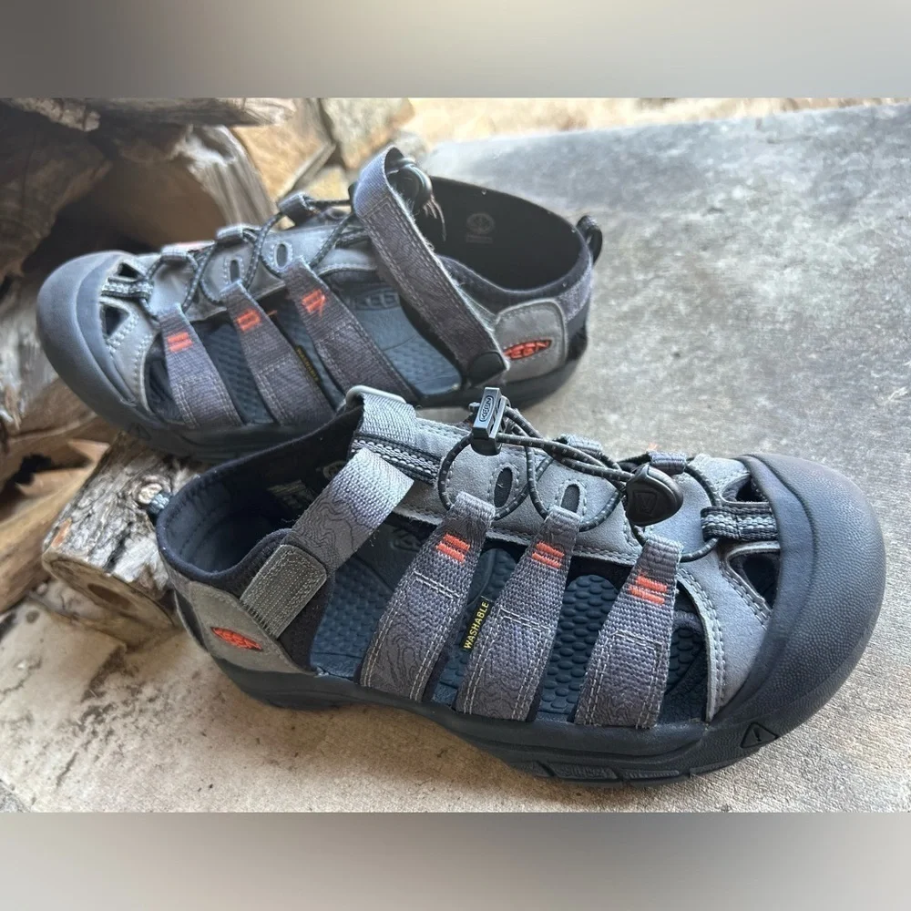 KEEN Newport H2 hiking‎ kids charcoal sandals Sz-5. M